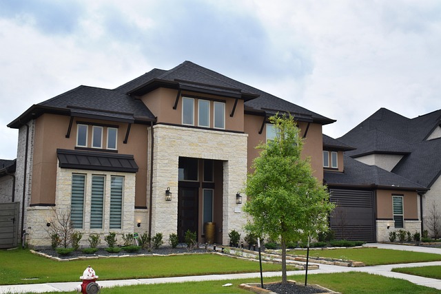 Boligadvokatens guide: Sådan gennemskuer du købsaftalen